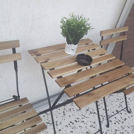 Apartment In The Heart Of The City 5 Larissa Bagian luar foto