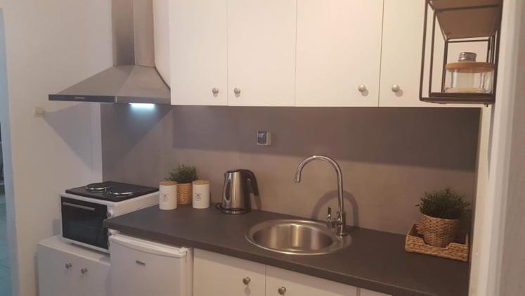 Apartment In The Heart Of The City 5 Larissa Bagian luar foto