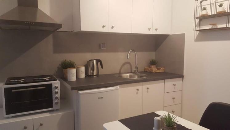 Apartment In The Heart Of The City 5 Larissa Bagian luar foto